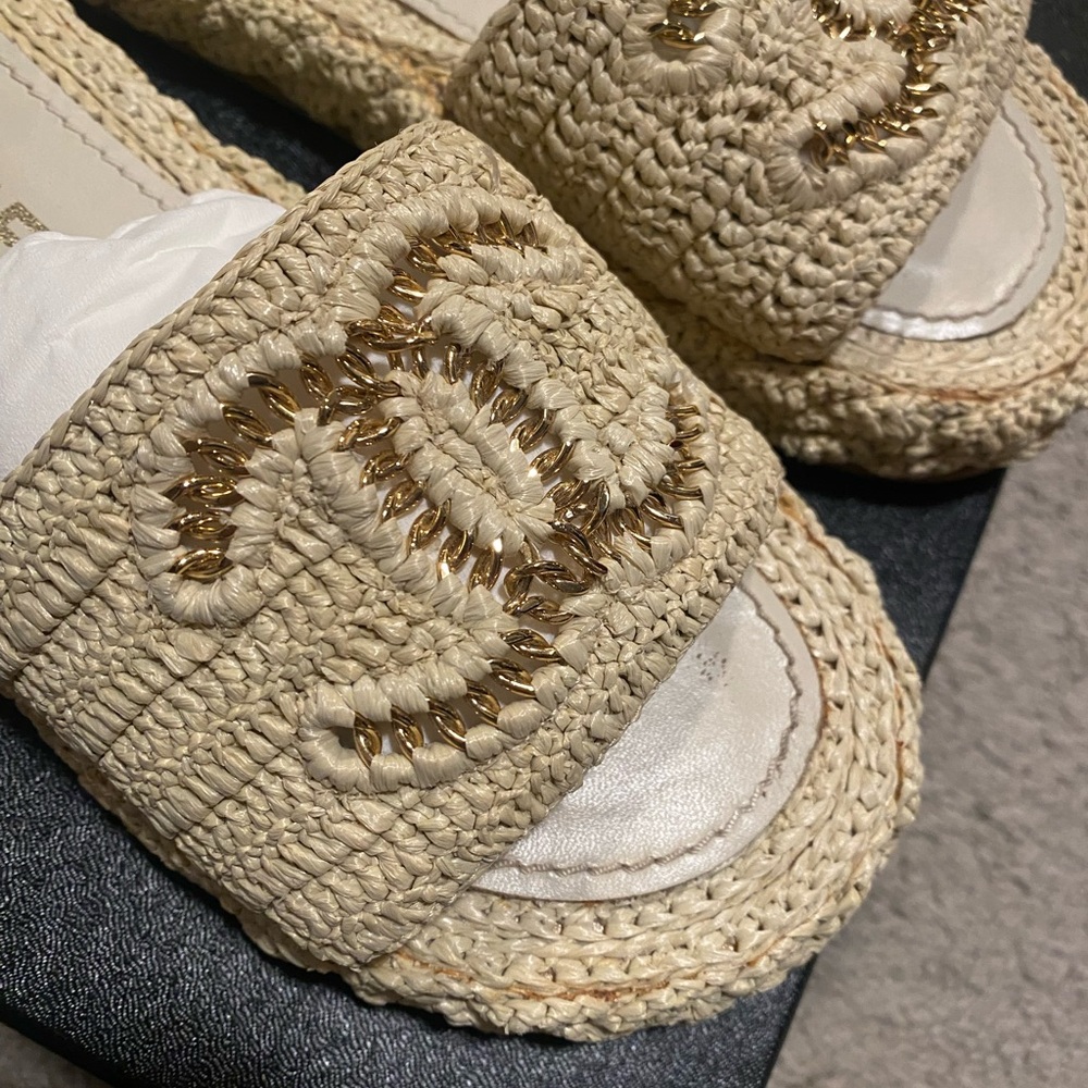 CHANEL Cream Raffia Slide Sandals with CC Embroidery - Picture 3 of 5